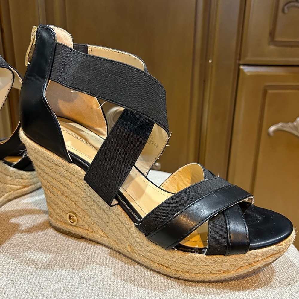 Liz Claiborne Black and Tan Wedge Sandals